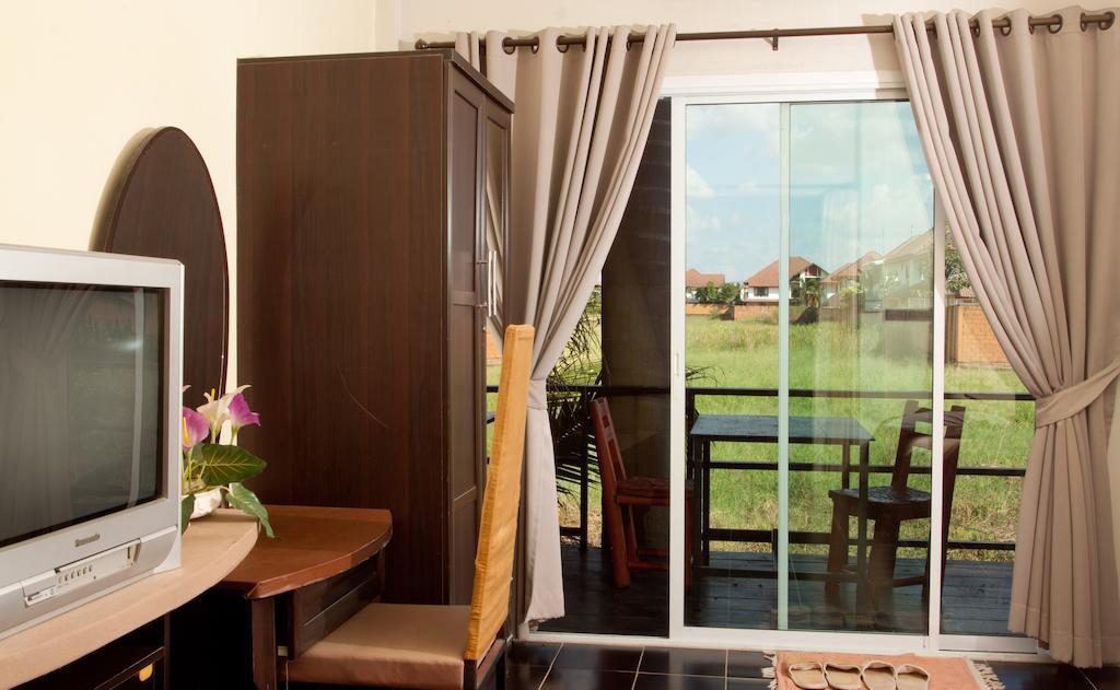 Baan Puang Petch Chiang Mai Exterior foto